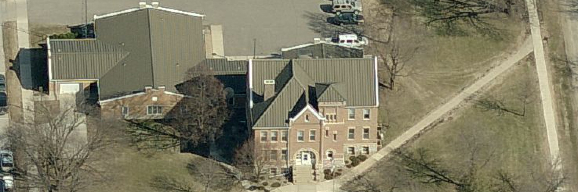 Aerial view of the Worth County, Iowa, courthouse.